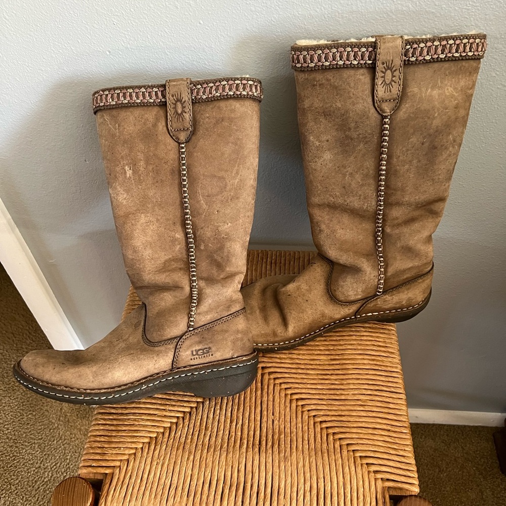 Light brown Ugg boots